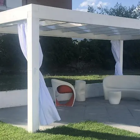 Scauri Resort بيت للعطل *