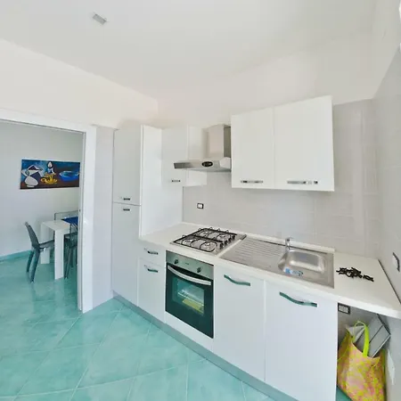 Scauri Resort بيت للعطل سكوري