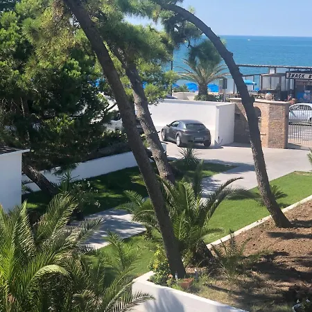 Scauri Resort Дом отдыха