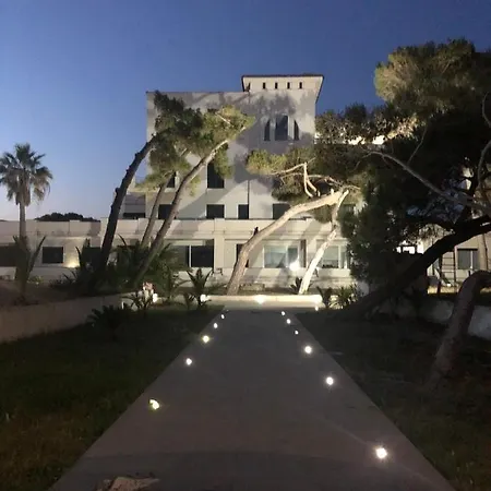 Дом отдыха Scauri Resort *